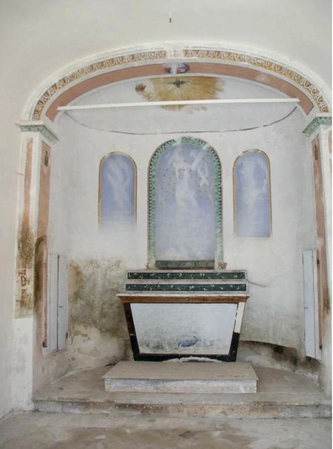 La Chapelle historique du Domaine Mevale - espace de sérénité au cœur du hameau médiéval